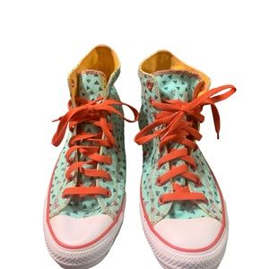 Chuck Taylor Converse all star.